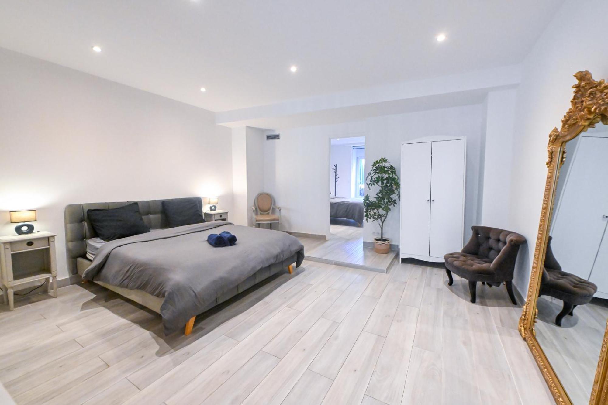 Appartement Loft Place Massena Avec Terrasse
