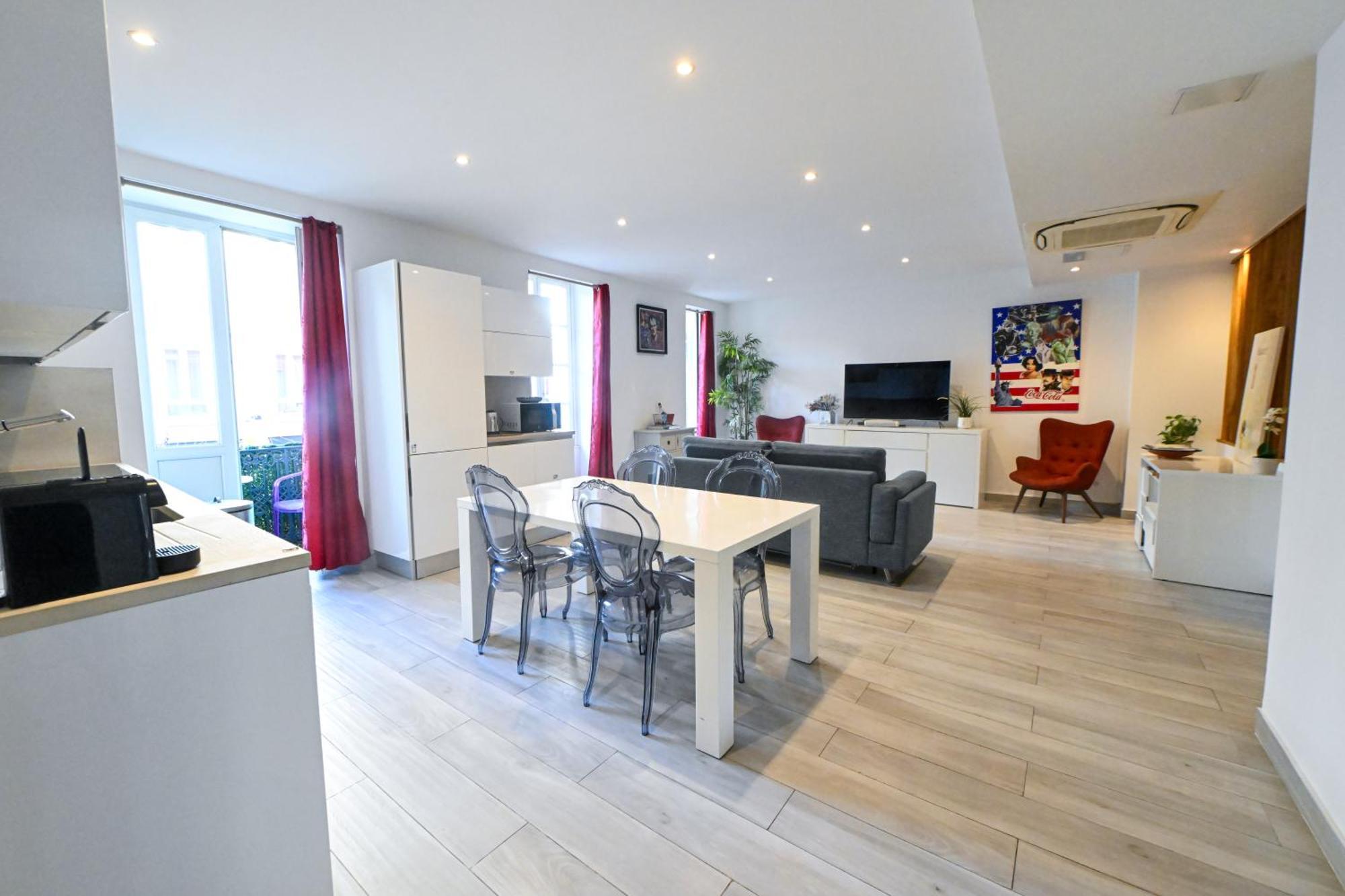 Loft Place Massena Avec Terrasse Appartement Nice